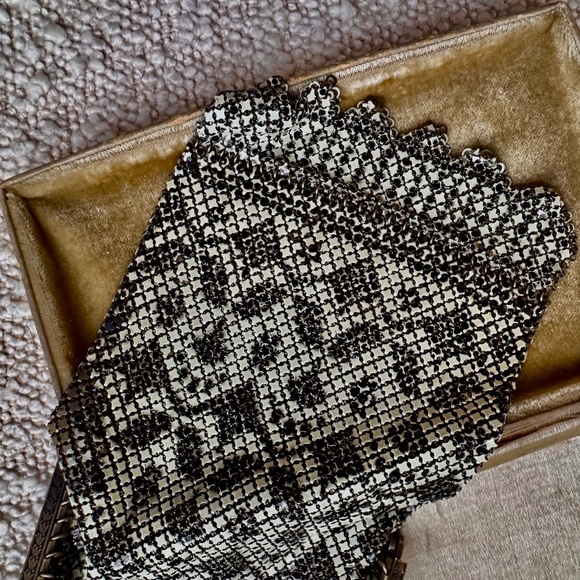 Vintage Mandalian Mesh Purse - Picture 12 of 14